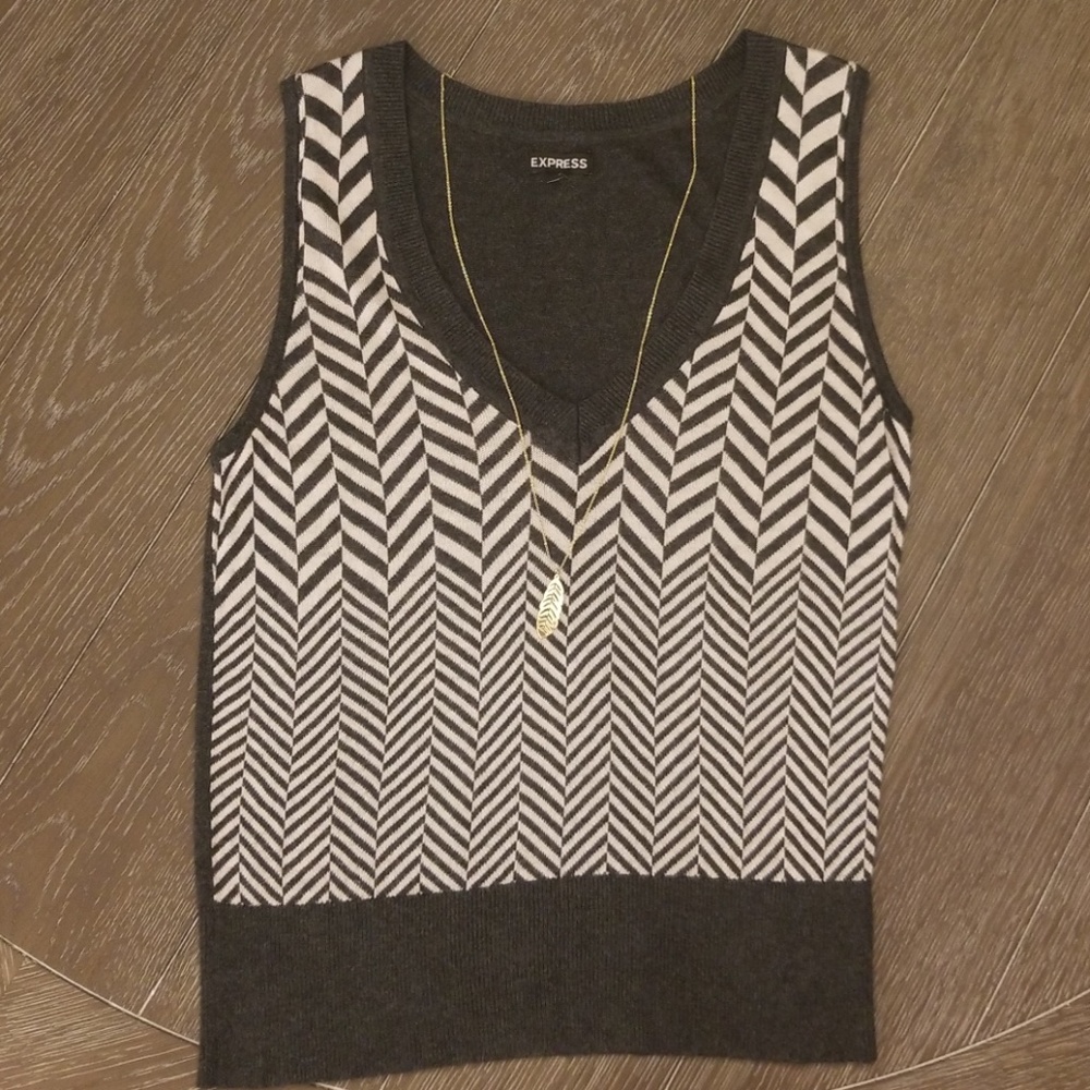 Express vest gray